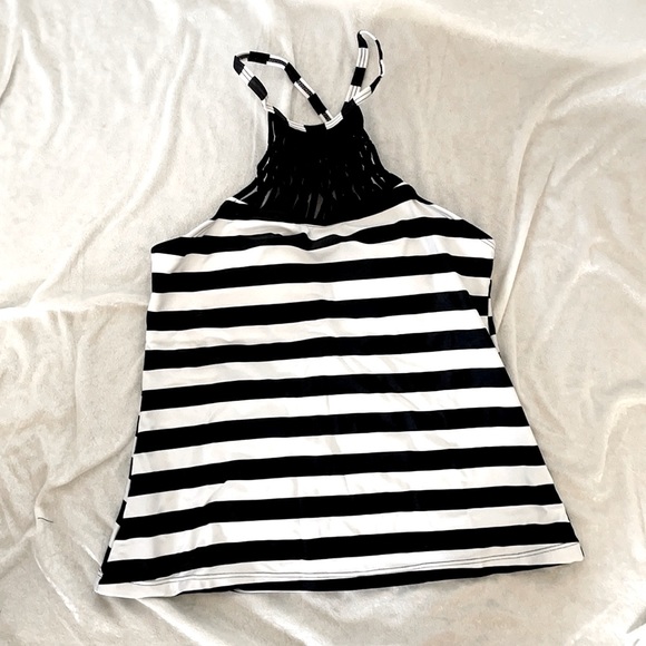 Black and white swim top - Picture 1 of 4